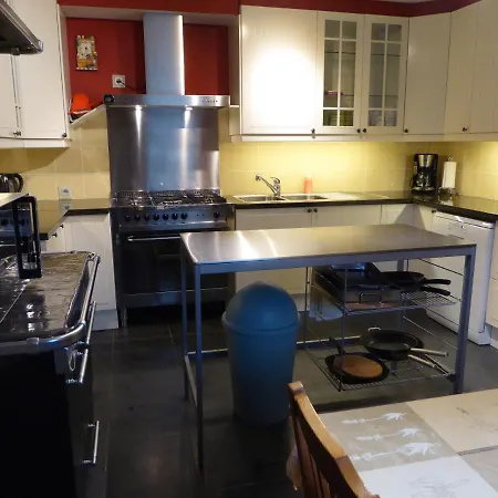 8 Bedroom Fully Equiped House Close To Bouillon