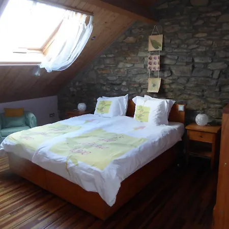 8 Bedroom Fully Equiped House Close To Semesterbostad Bouillon