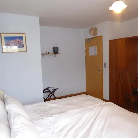 8 Bedroom Fully Equiped House Close To Semesterbostad *